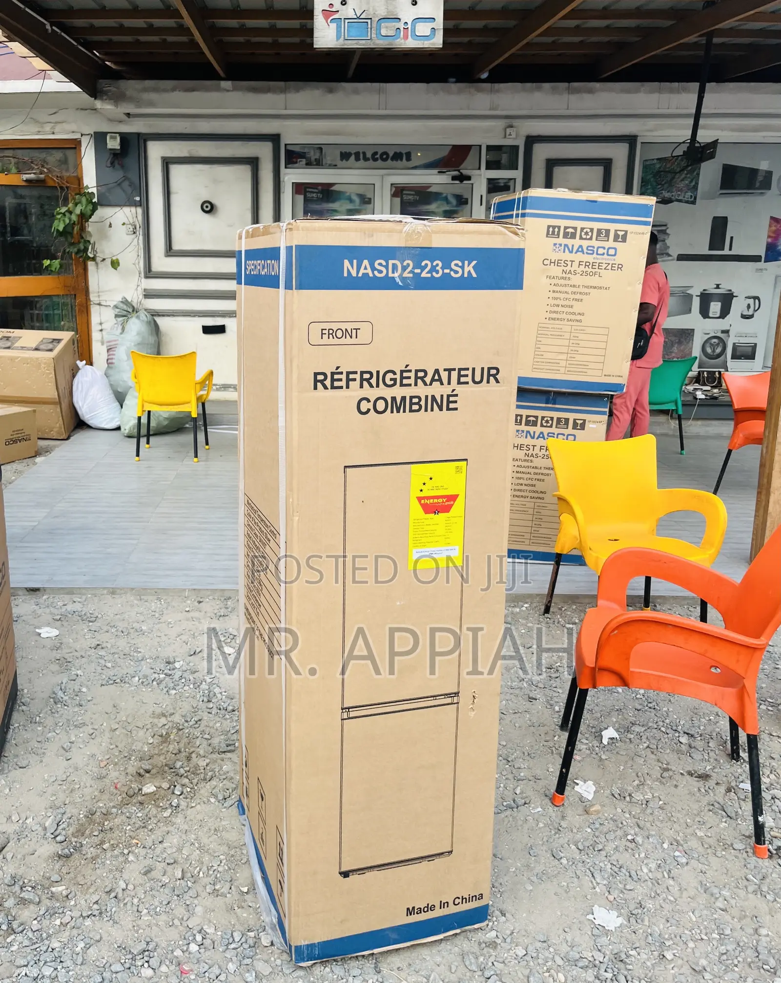 Extremely Cooling Nasco Nasd2-23-Sk Bottom Freezer Fridge.