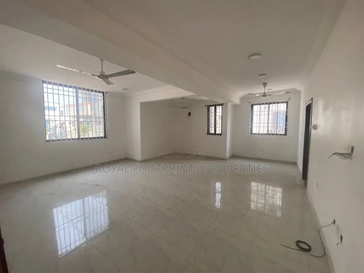 4bdrm Townhouse / Terrace in Luxelooks Properties, East Legon for rent