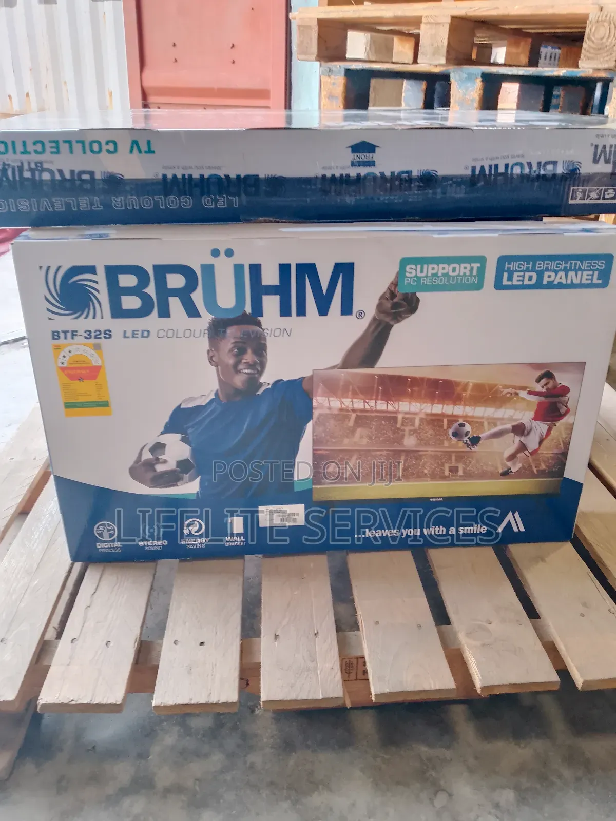 Bruhm Tv 32" Digital Satellite + Free Wall Mount