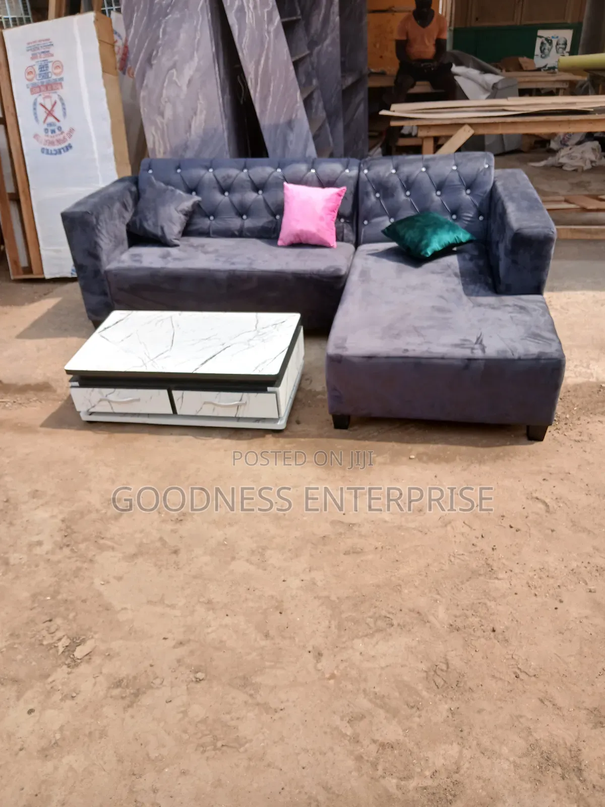 L Sofa With Center Table