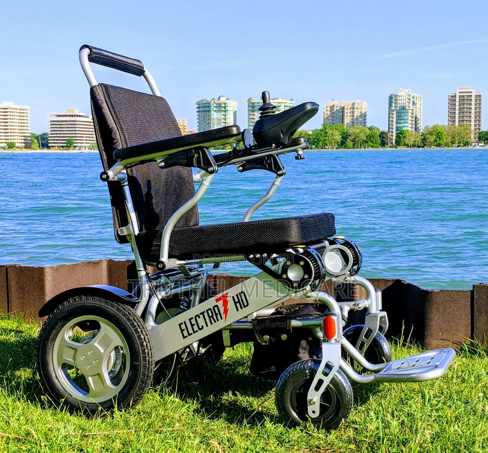 Power Electronic Standing Wheelchair