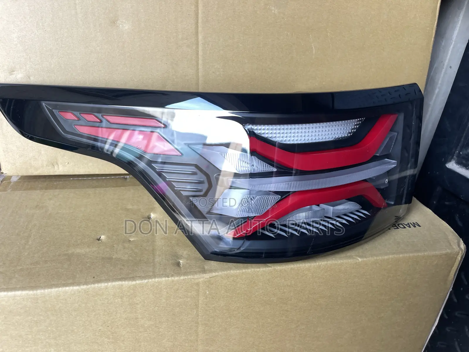 Range Rover Sports 2018 Spec Tail Light