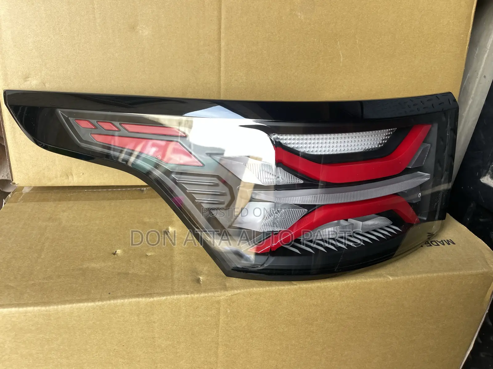 Range Rover Sports 2018 Spec Tail Light