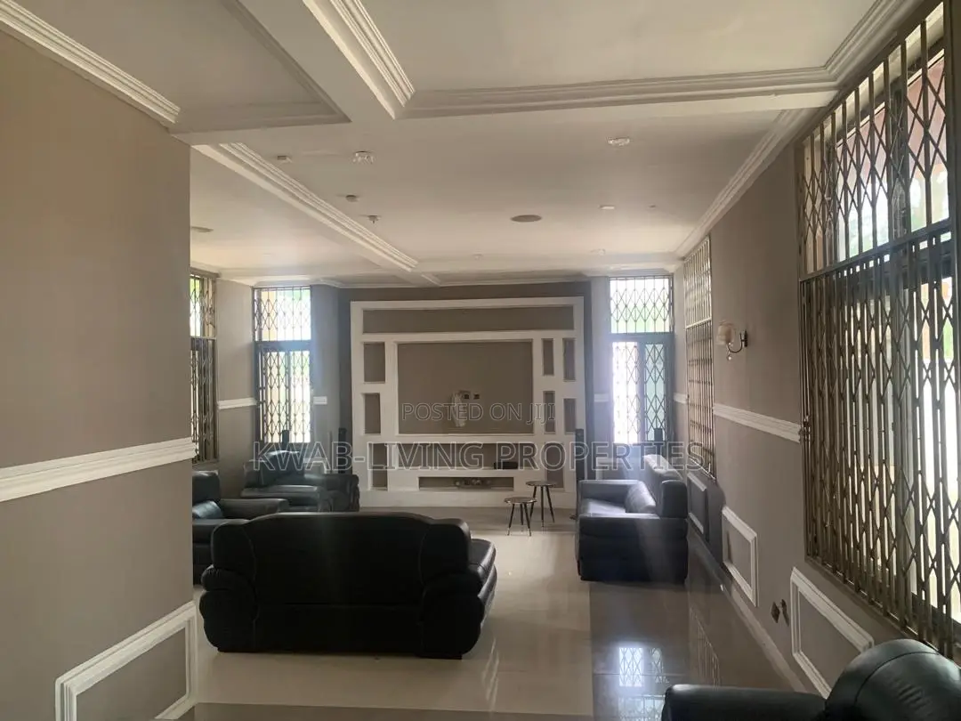 4bdrm Mansion in Ashaley Botwe for sale