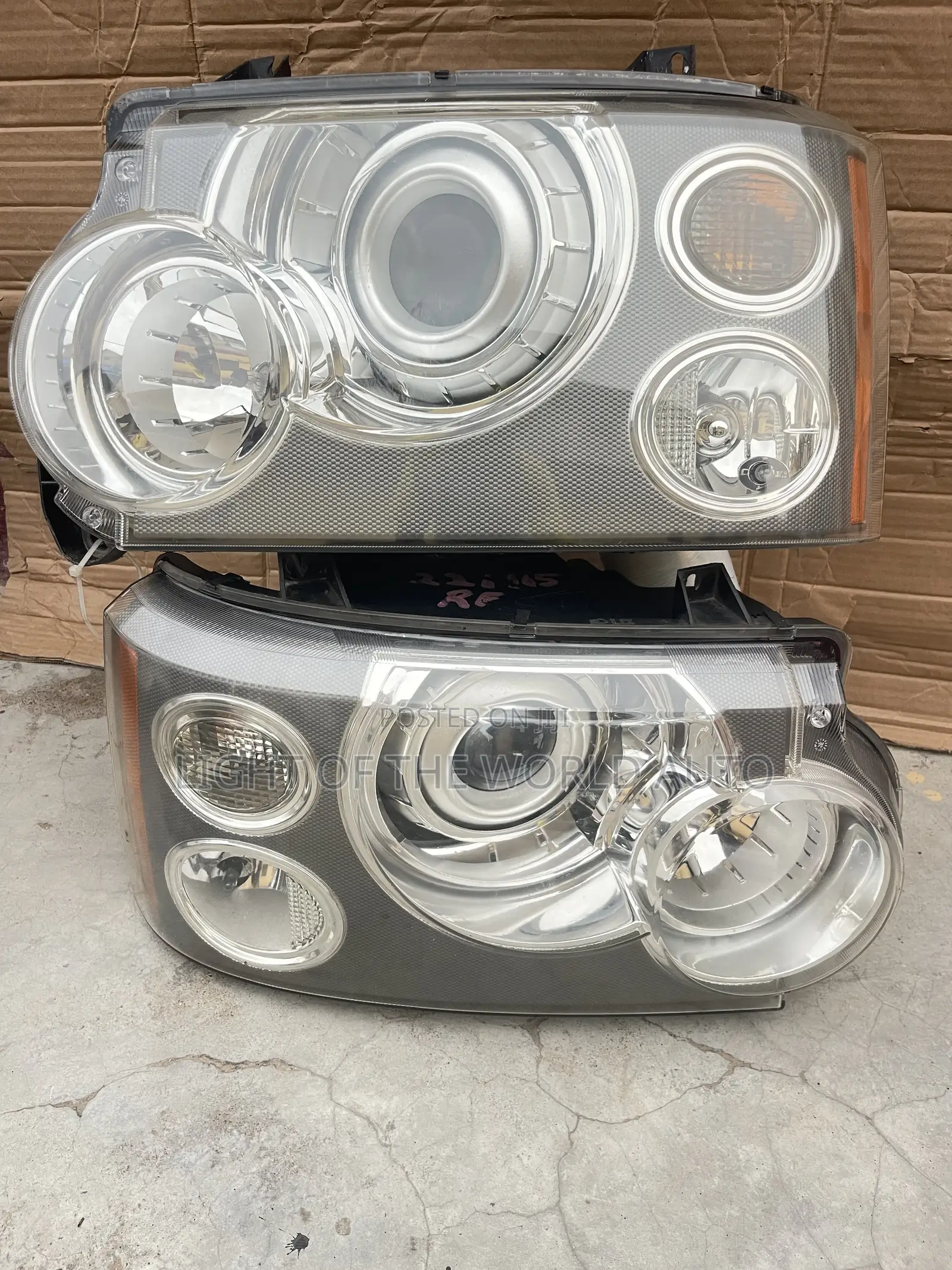 Range Rover 2009 Headlight Two Chargers