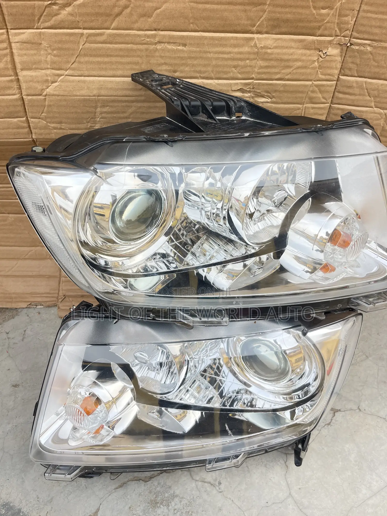 Jeep Grand Cherokee 2013 Headlight