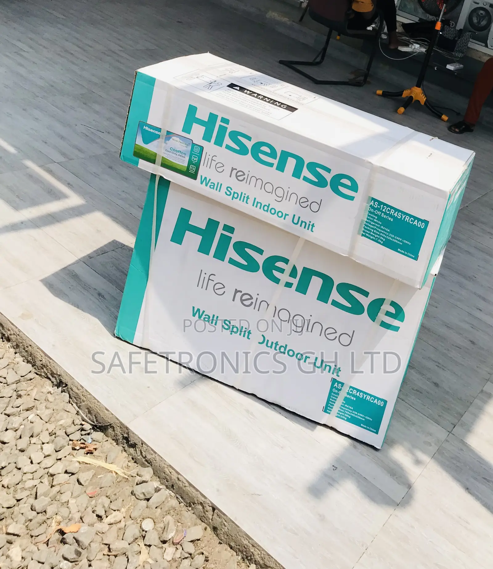 New Auto Defrost Hisense White 2.5 Horsepower R410a