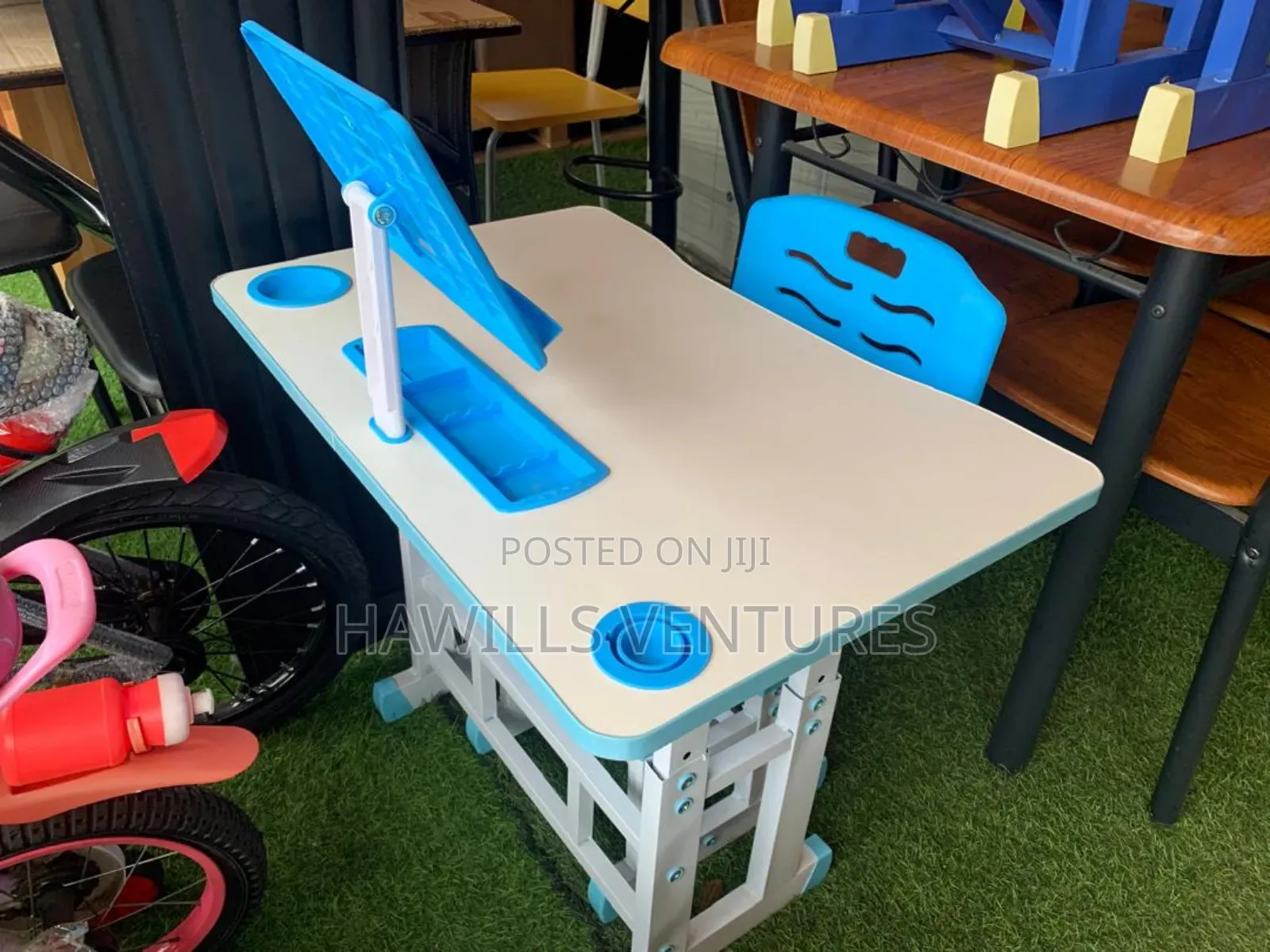 Kid's Study Desk and Chair