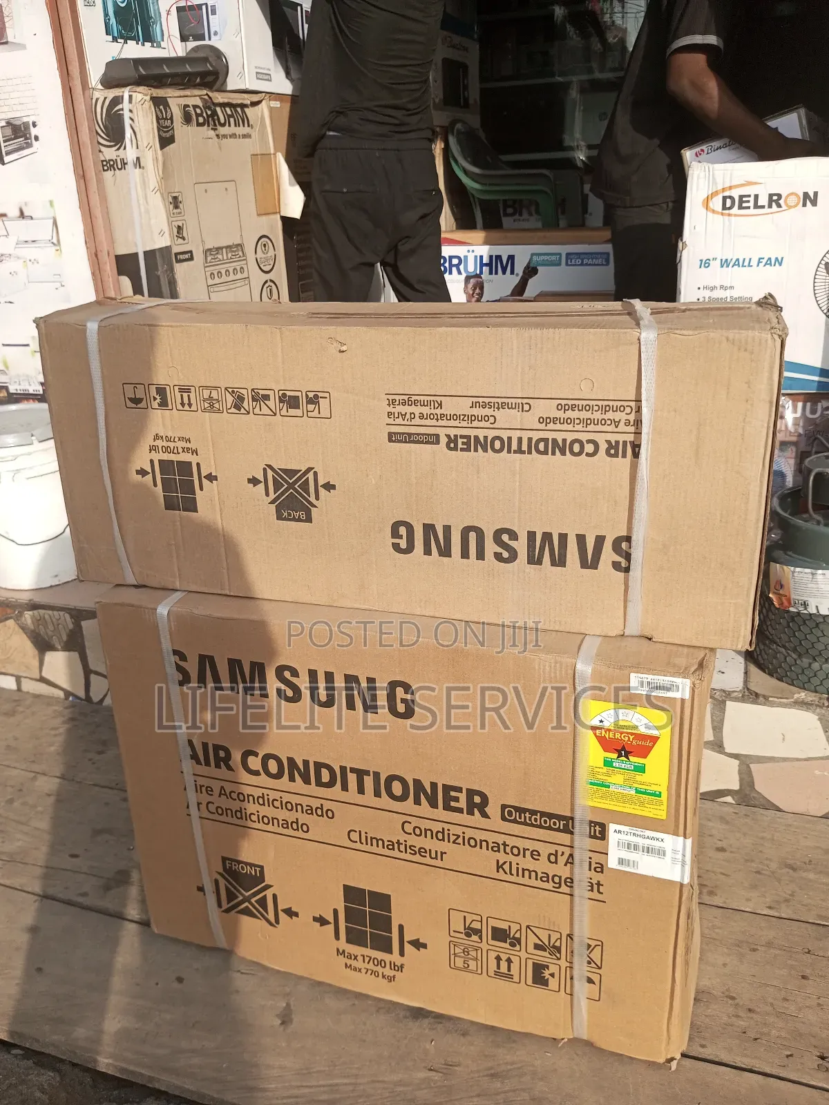 1.5 Samsung Split Air Condition (Free Wall Bracket)