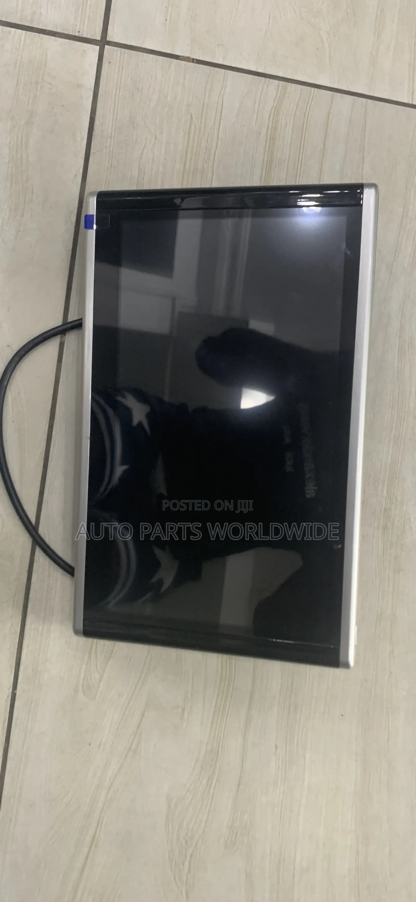 Universal Rear Screen for All Cars