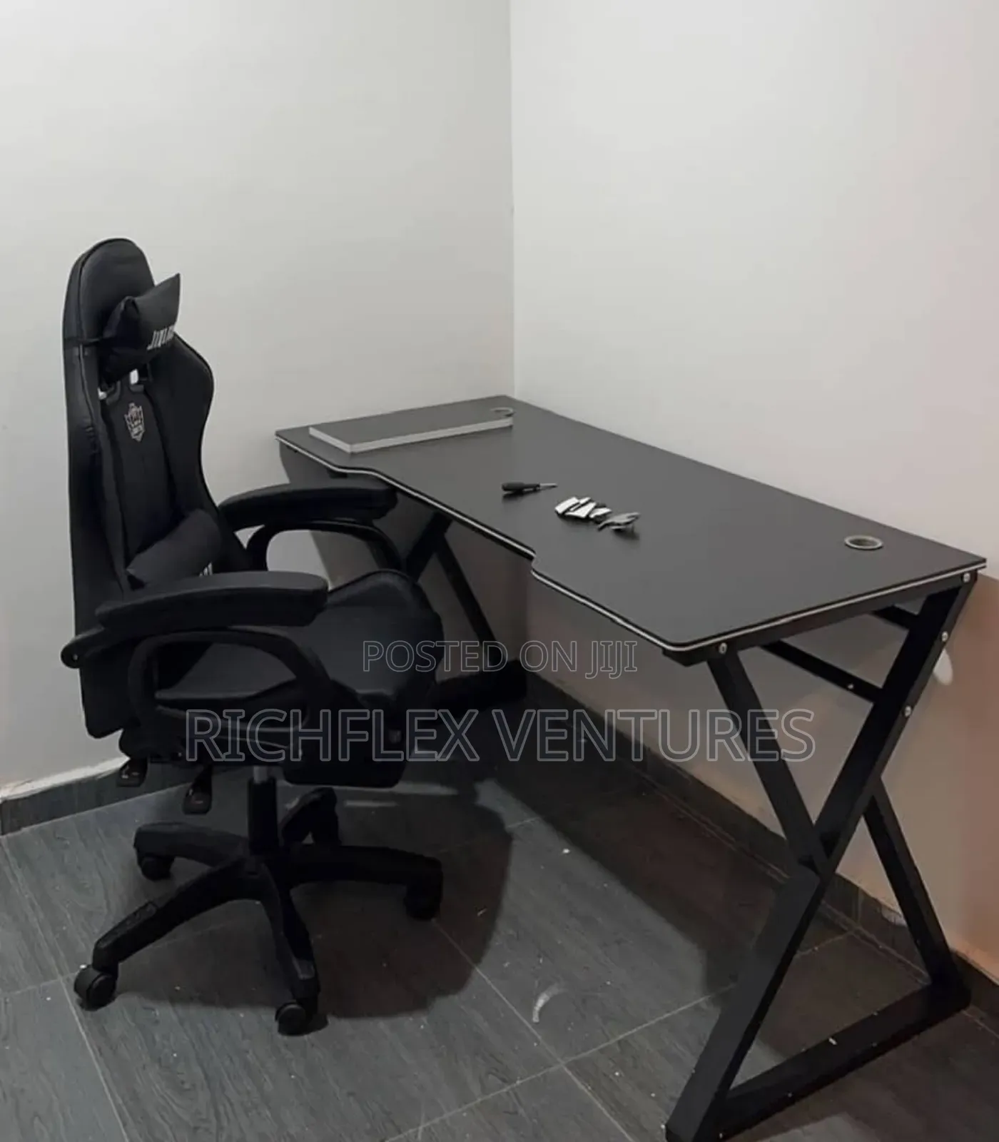 Office /Gaming /Studio Desk