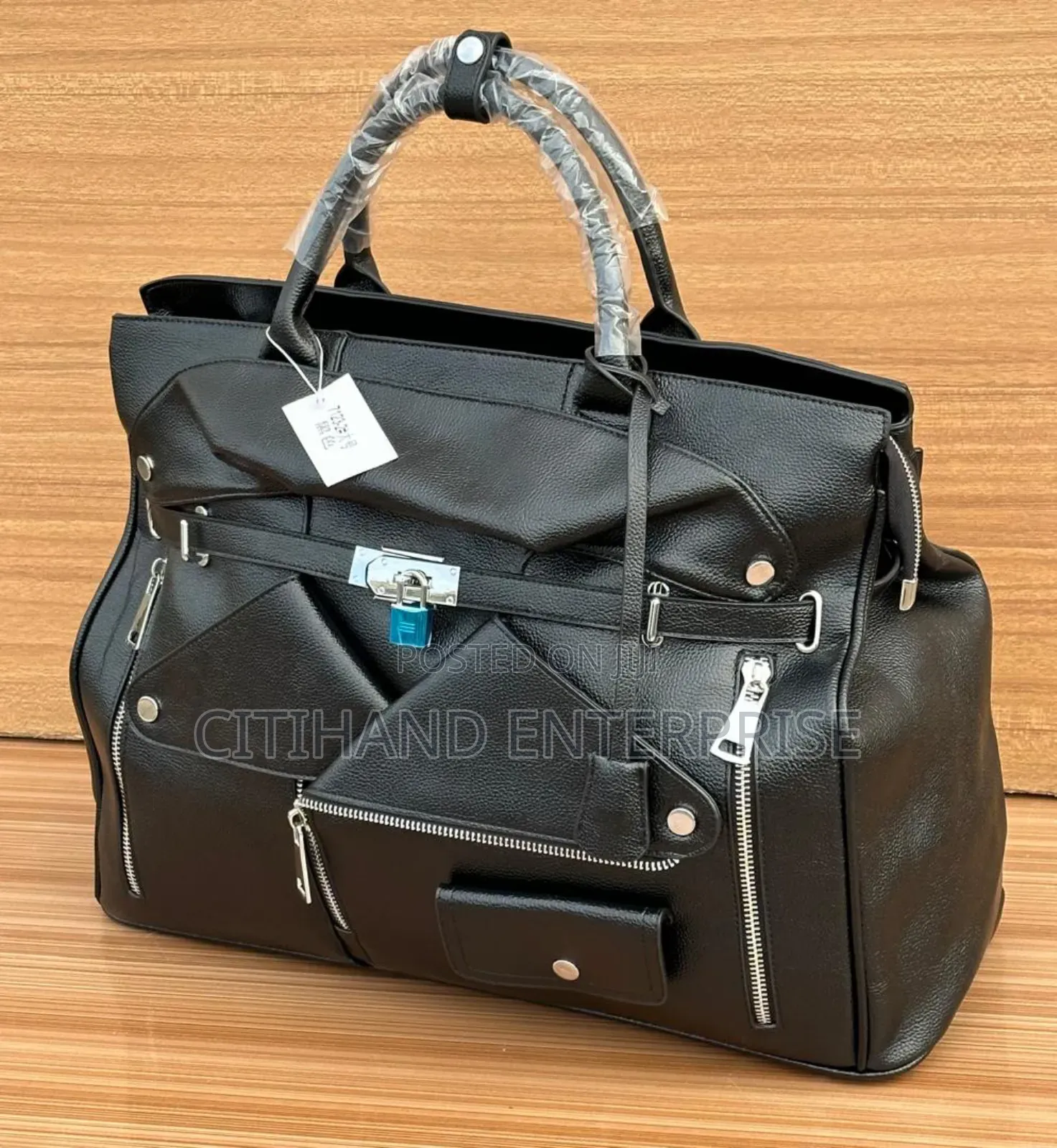 Travelling Bags - Very Quality