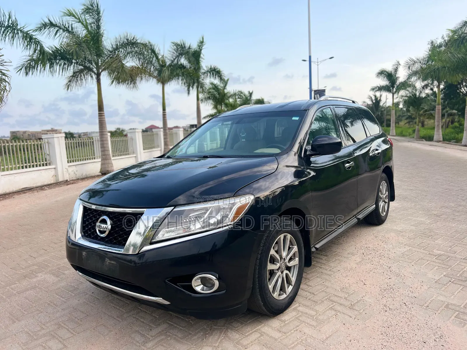 Nissan Pathfinder S 4dr 4x4 (3.5L 6cyl) 2016 Black