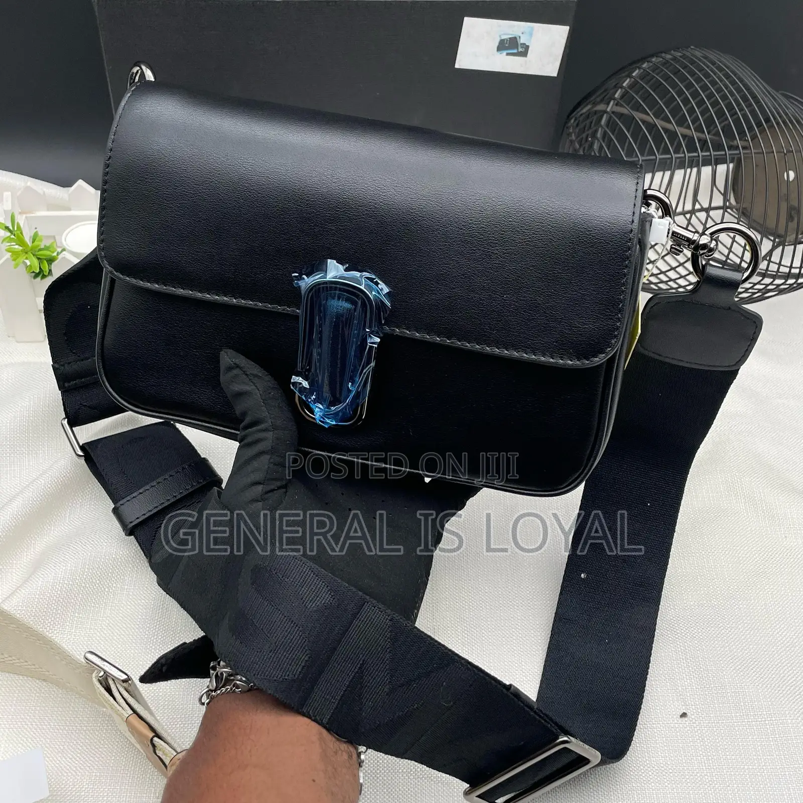 Marc Jacobs Crossbody/ Side Bag