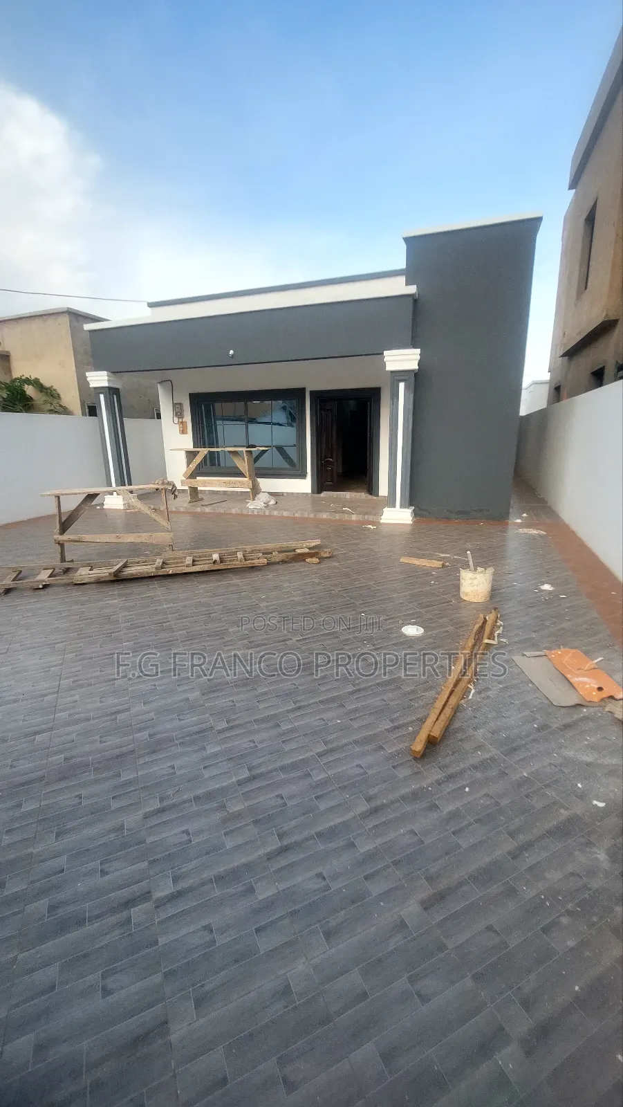 3bdrm House in Kg.Franco Properties, Spintex for sale