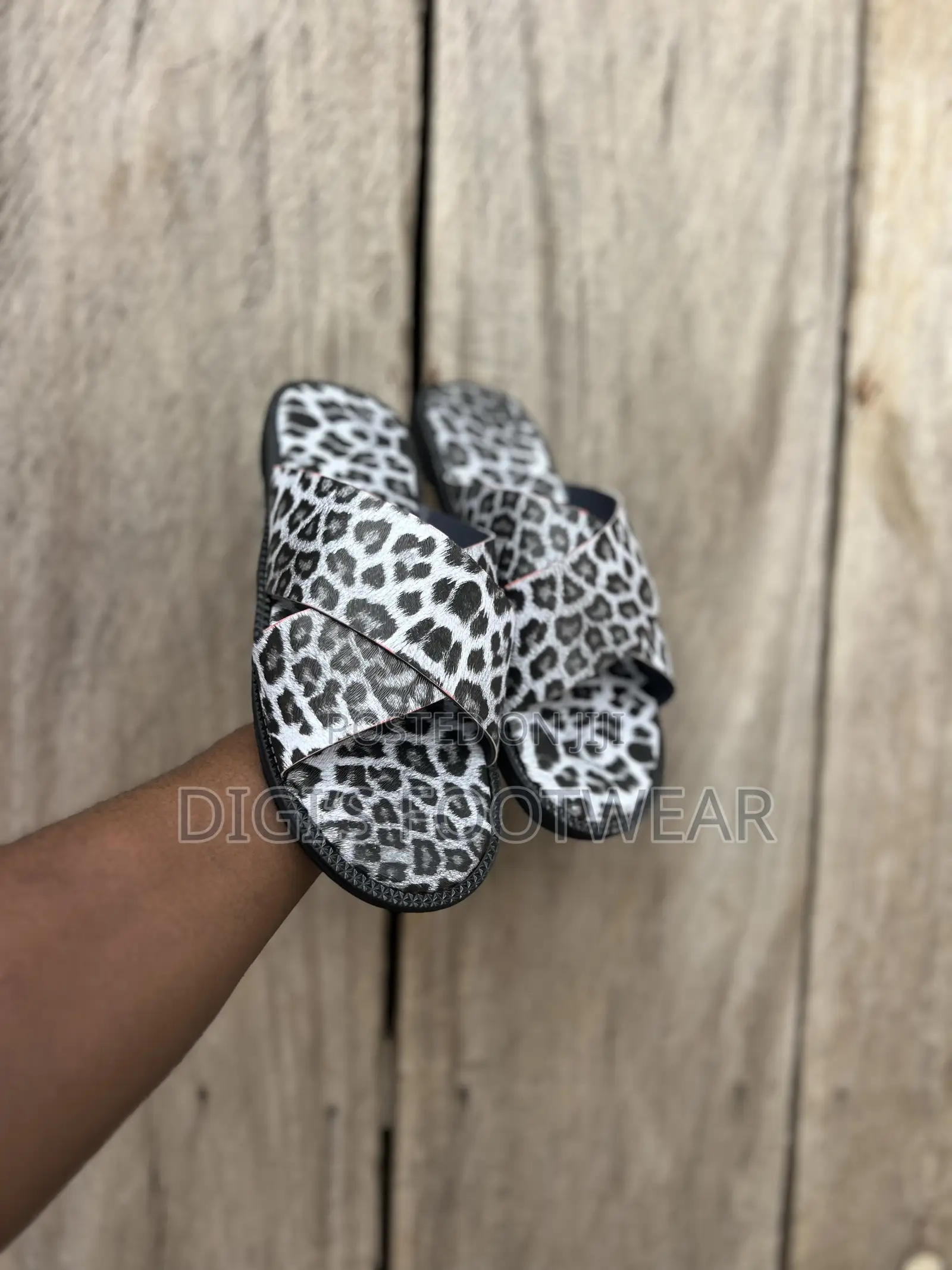 Tiger Skin Print Slippers