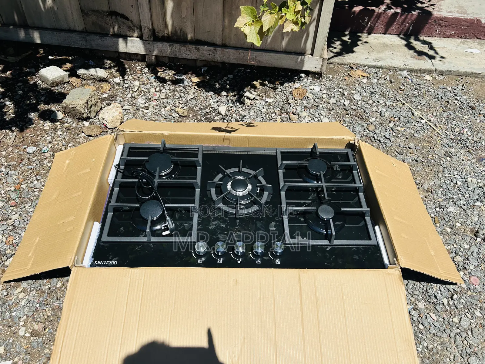 Elevate Your Kitchen WithKenwood 5 Gas Inbuilt Cooker,Black