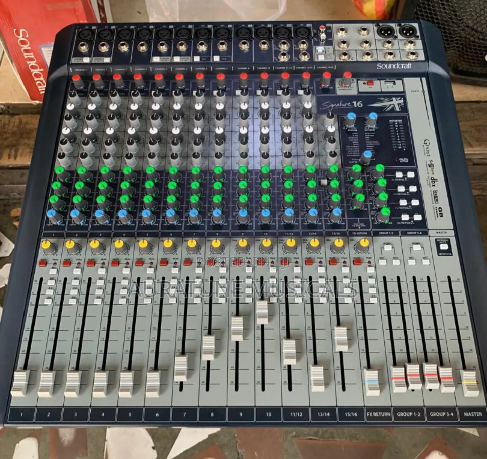 Soundcraft Signature 16 Analogue Mixer