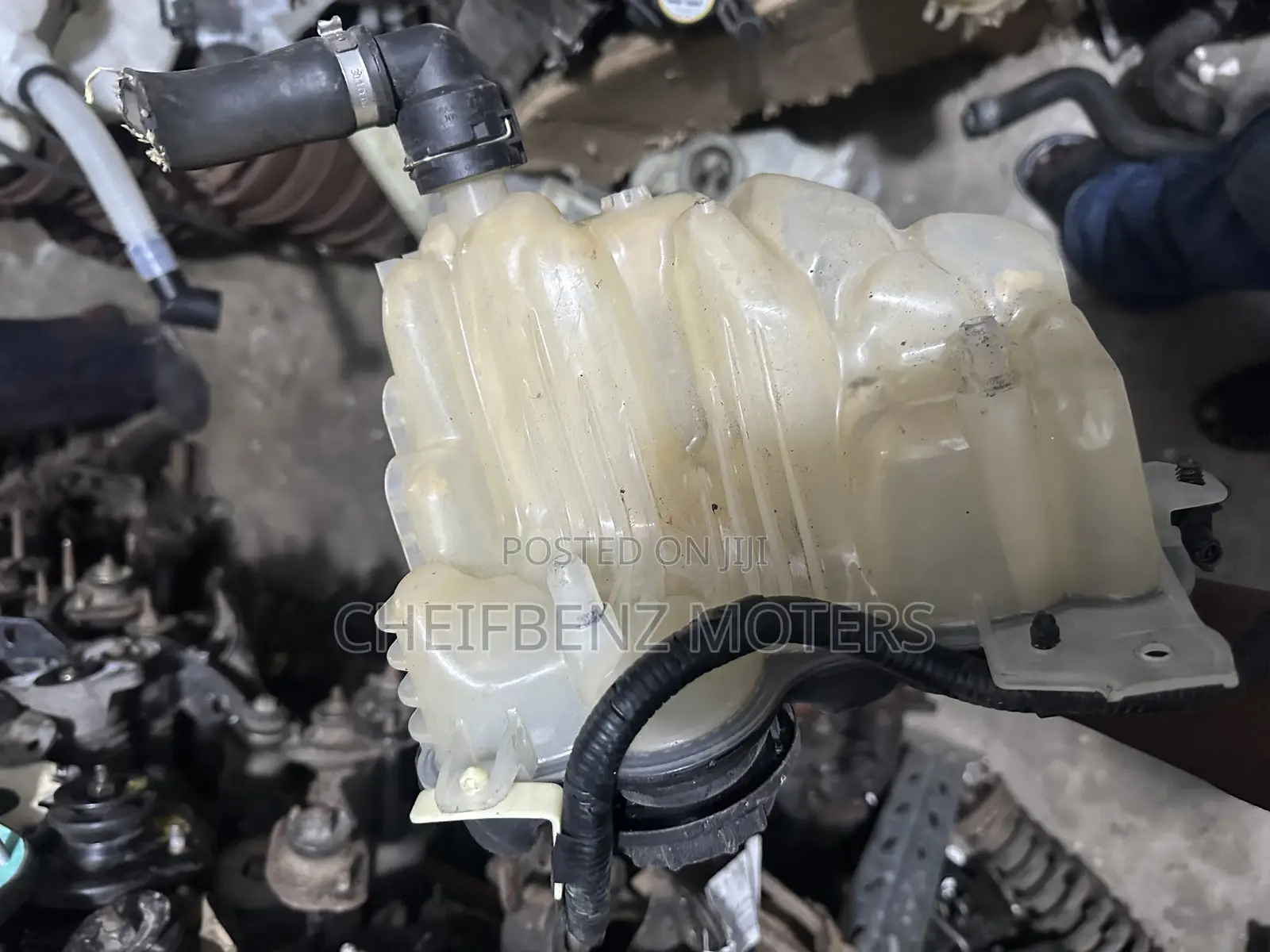 Range Rover Velar 2017-2024 Water Coolant Expansion Tank