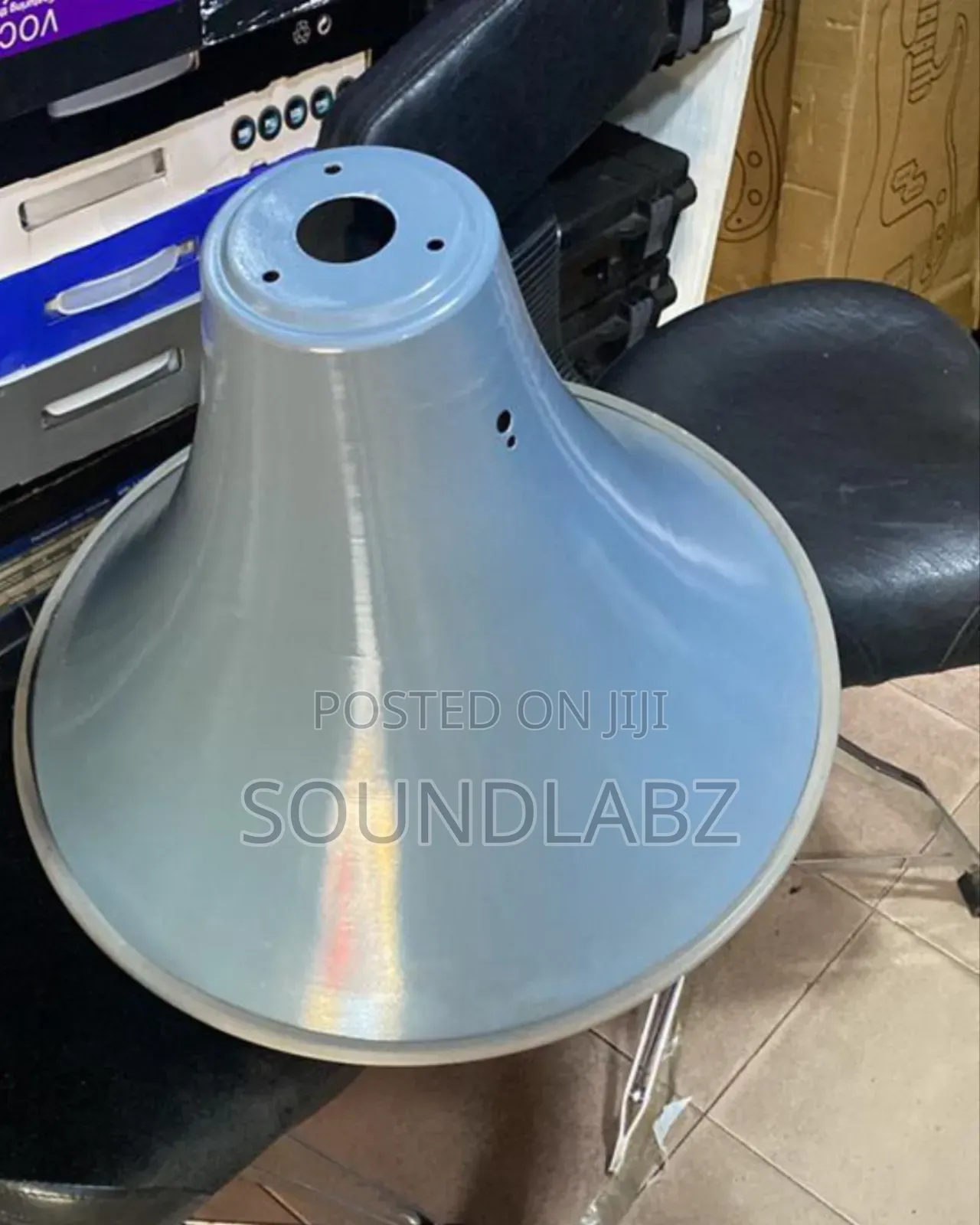 Megaphone Horns and Magnet