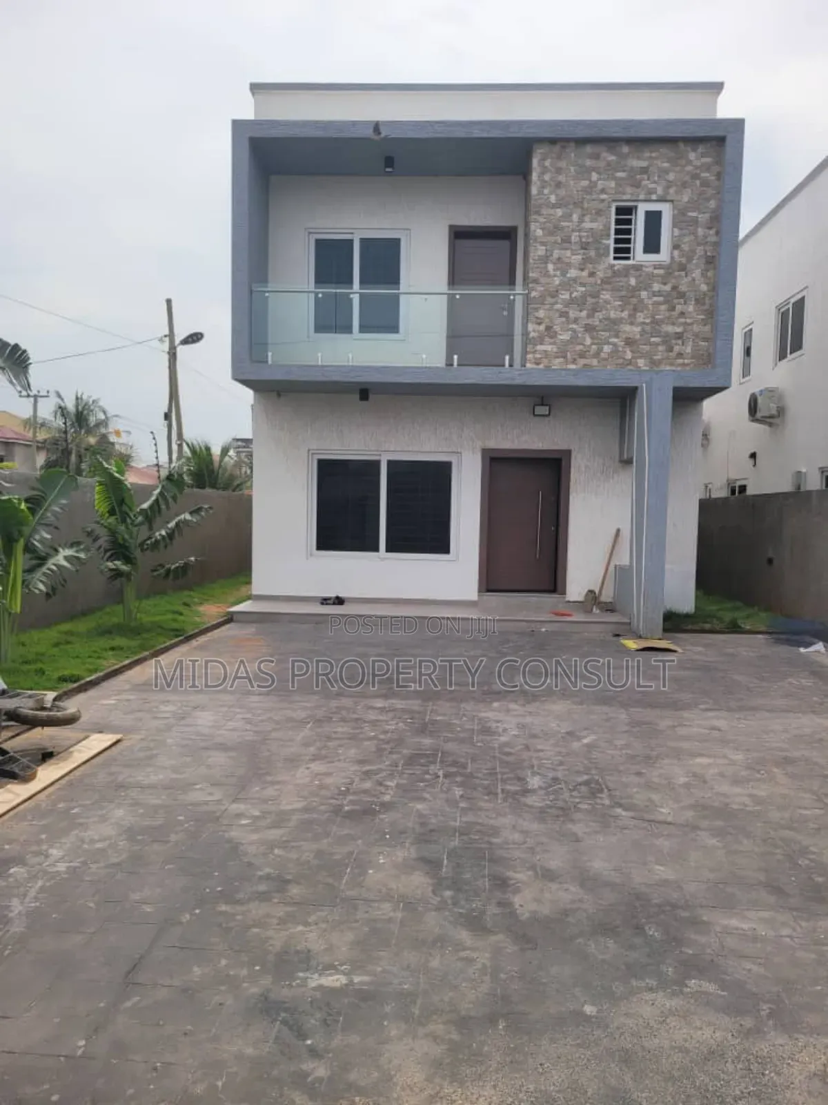 3bdrm House in Okpoigonno, Spintex for sale
