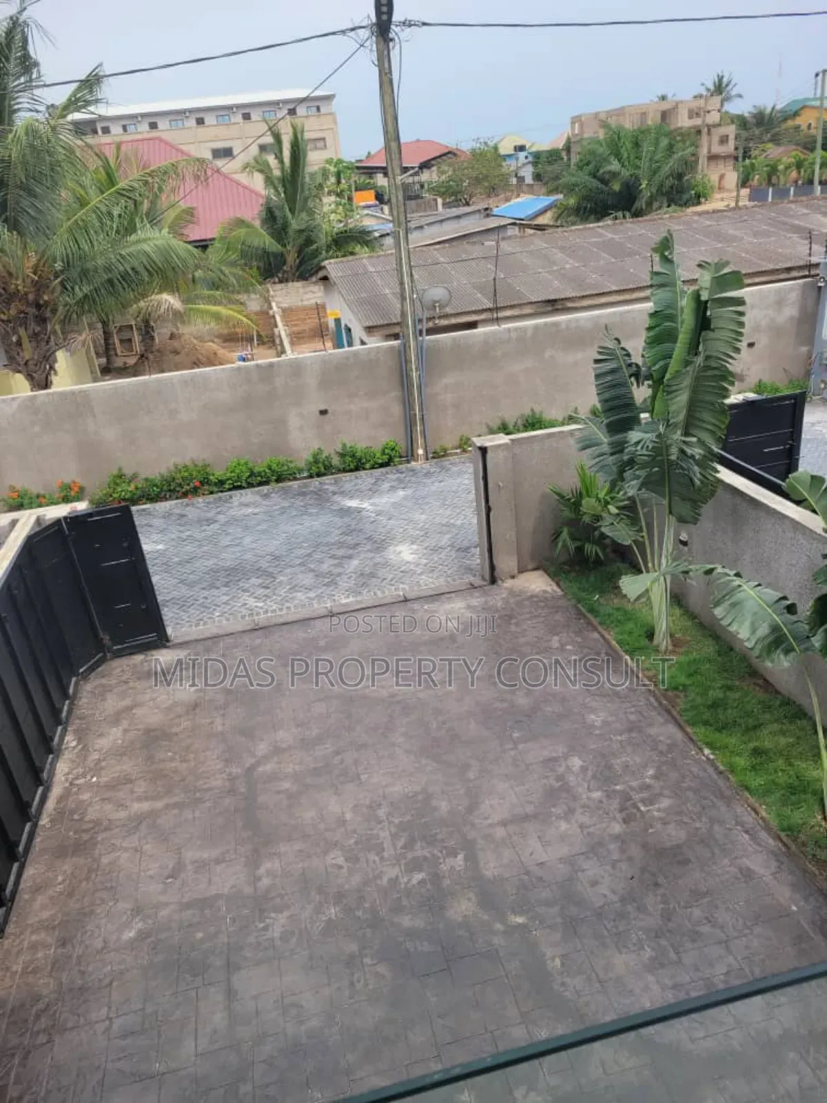 3bdrm House in Okpoigonno, Spintex for sale