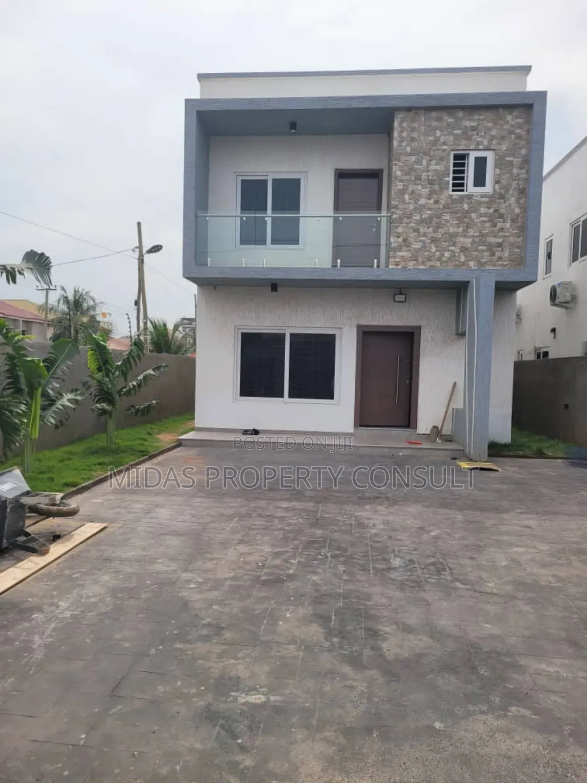 3bdrm House in Okpoigonno, Spintex for sale