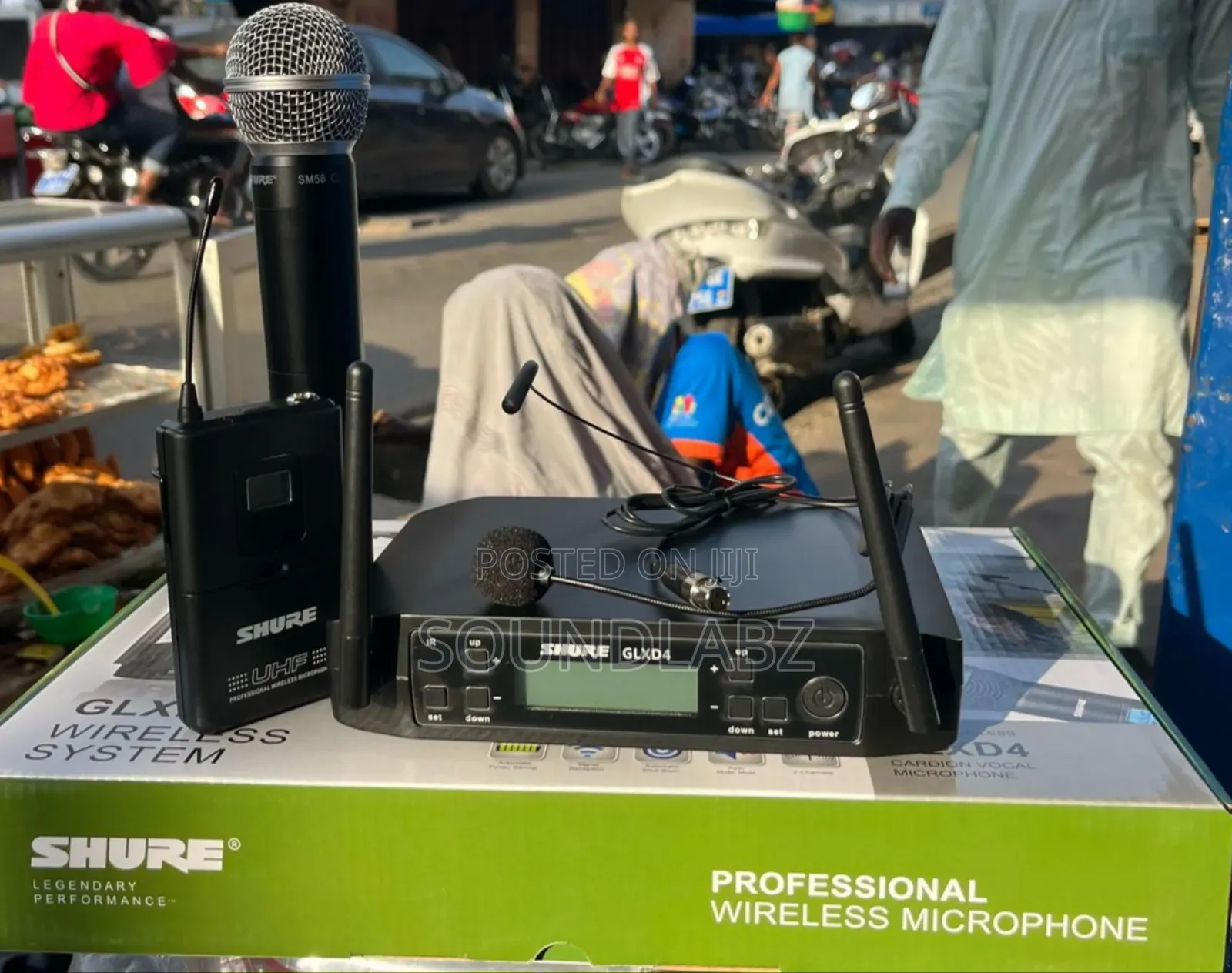 Shure GLX D4 Hand and Lapel Wireless Professional Microphone
