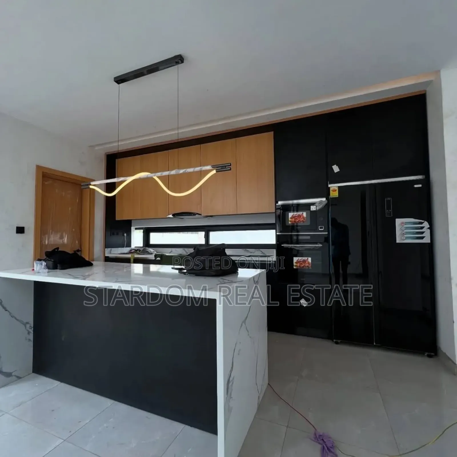 3bdrm Duplex in Ashaley Botwe for sale