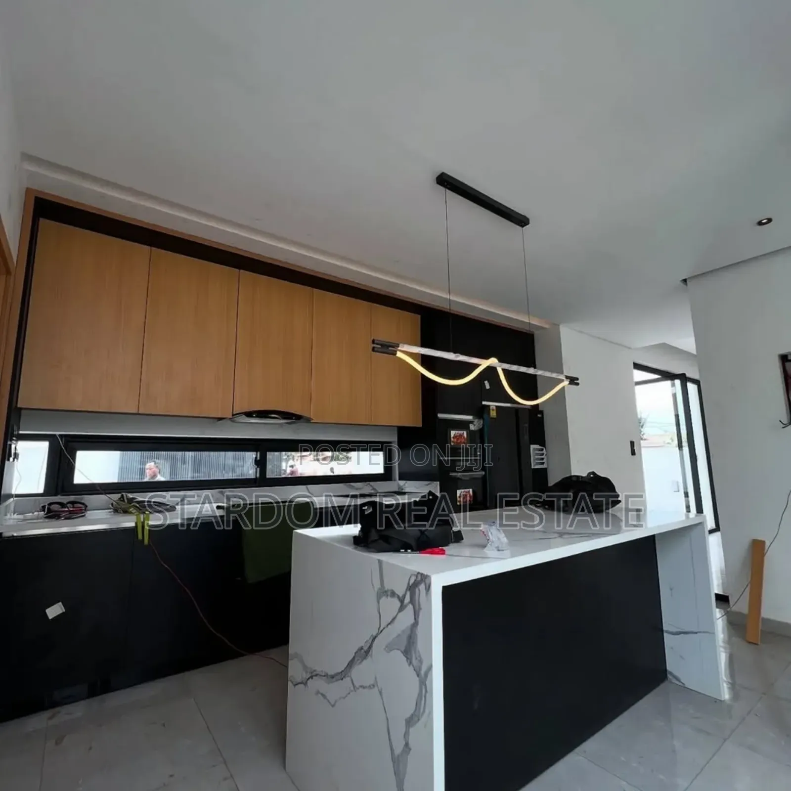 3bdrm Duplex in Ashaley Botwe for sale