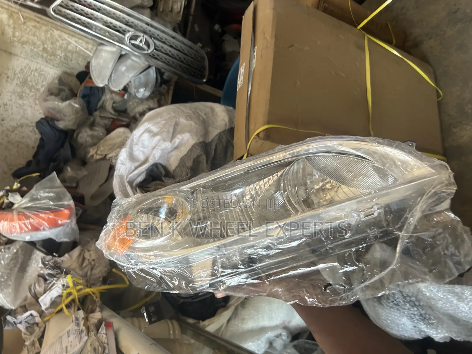 Toyota Matrix 2008-10 Headlight Set