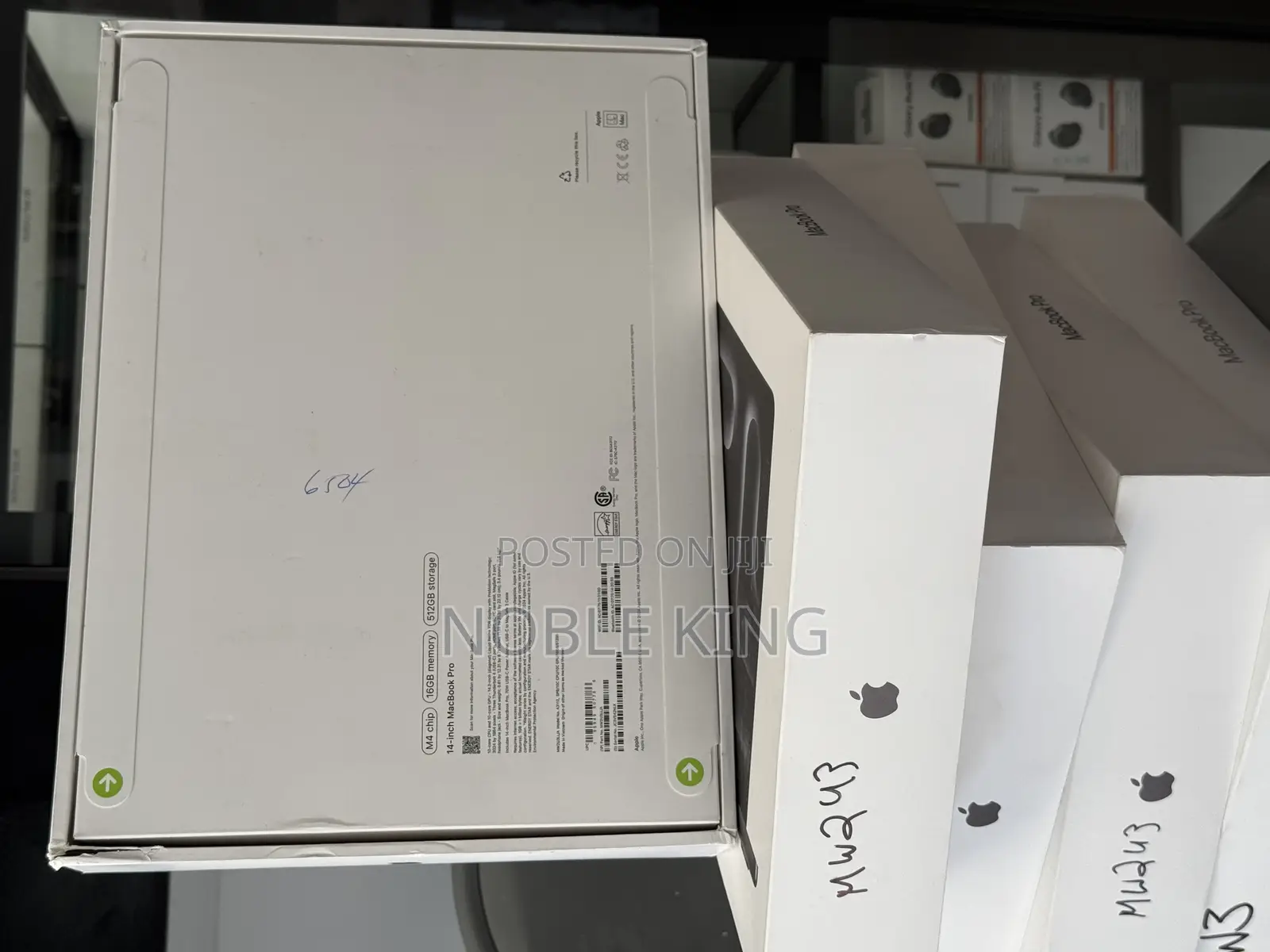 New Laptop Apple MacBook Pro 2024 M4 14-Inch 16GB Apple M4 SSD 512GB