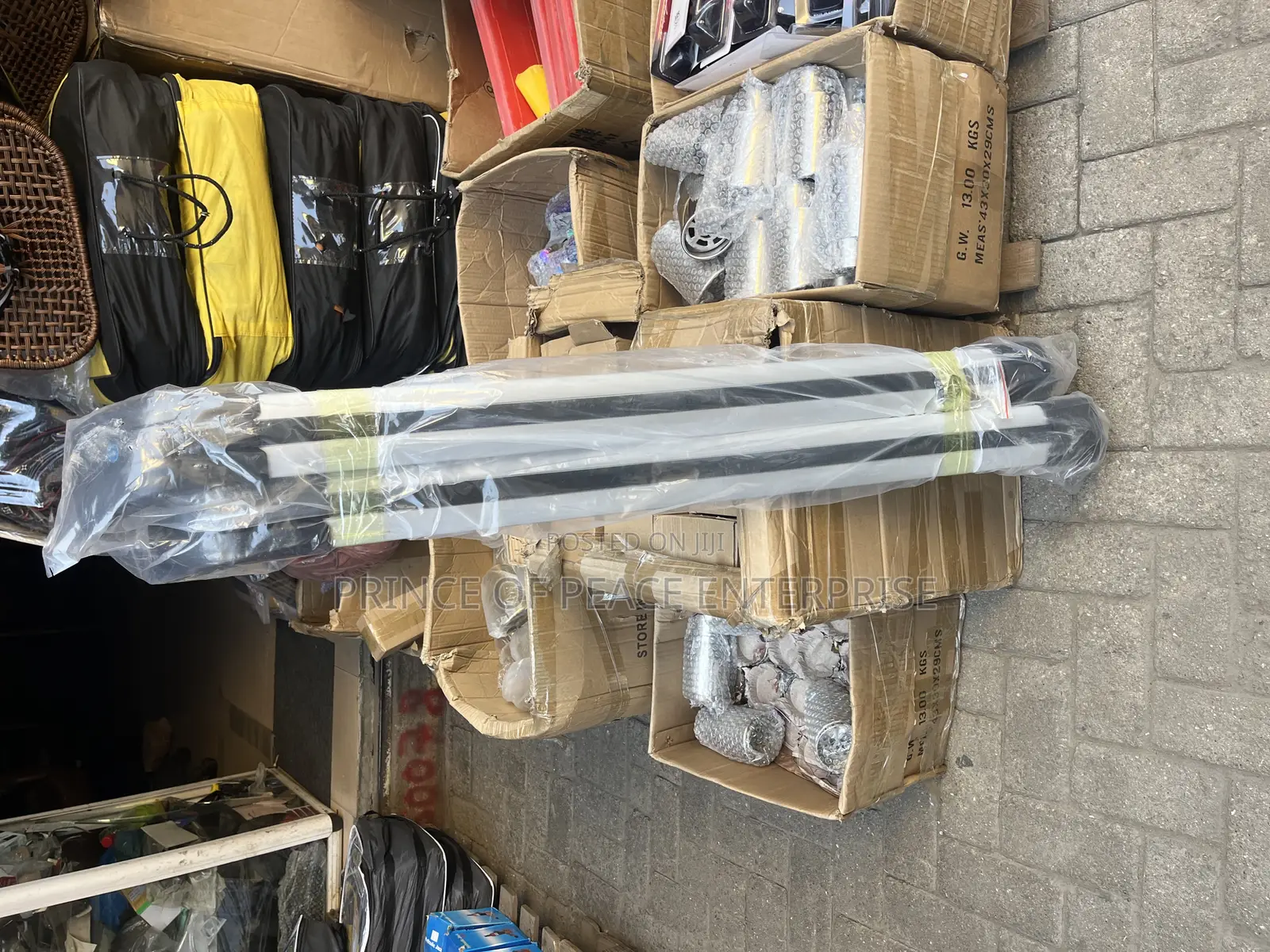 Universal Salon Top Crossing Bar Pair