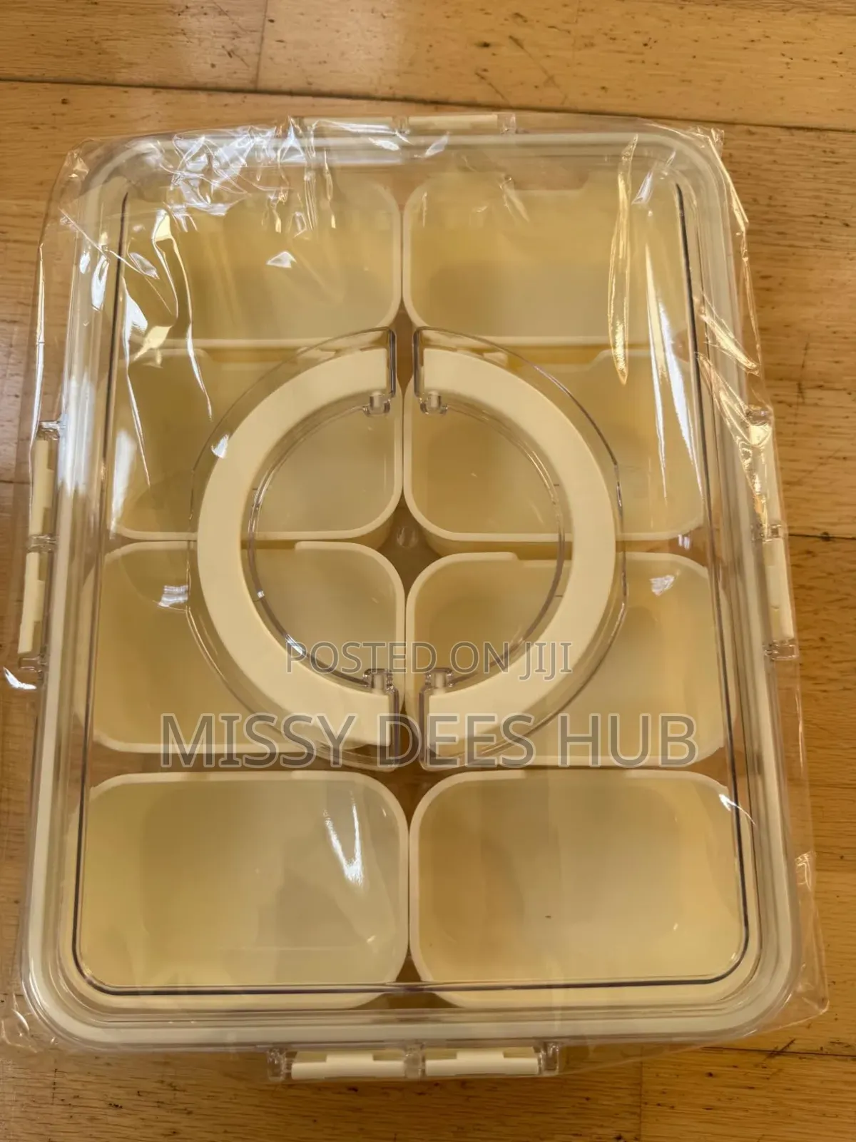 Multipurpose 8-Grid Acrylic Storage Bowl
