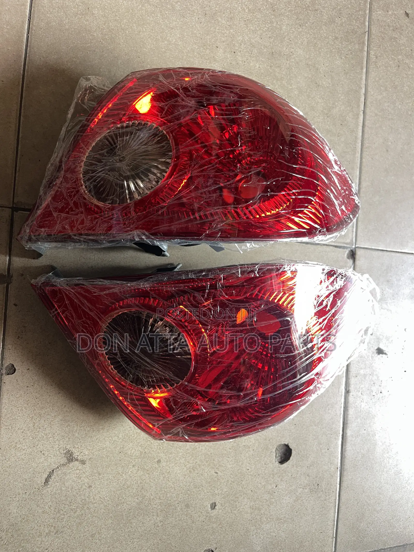 Toyota Corolla 2003-2008 Tail Light
