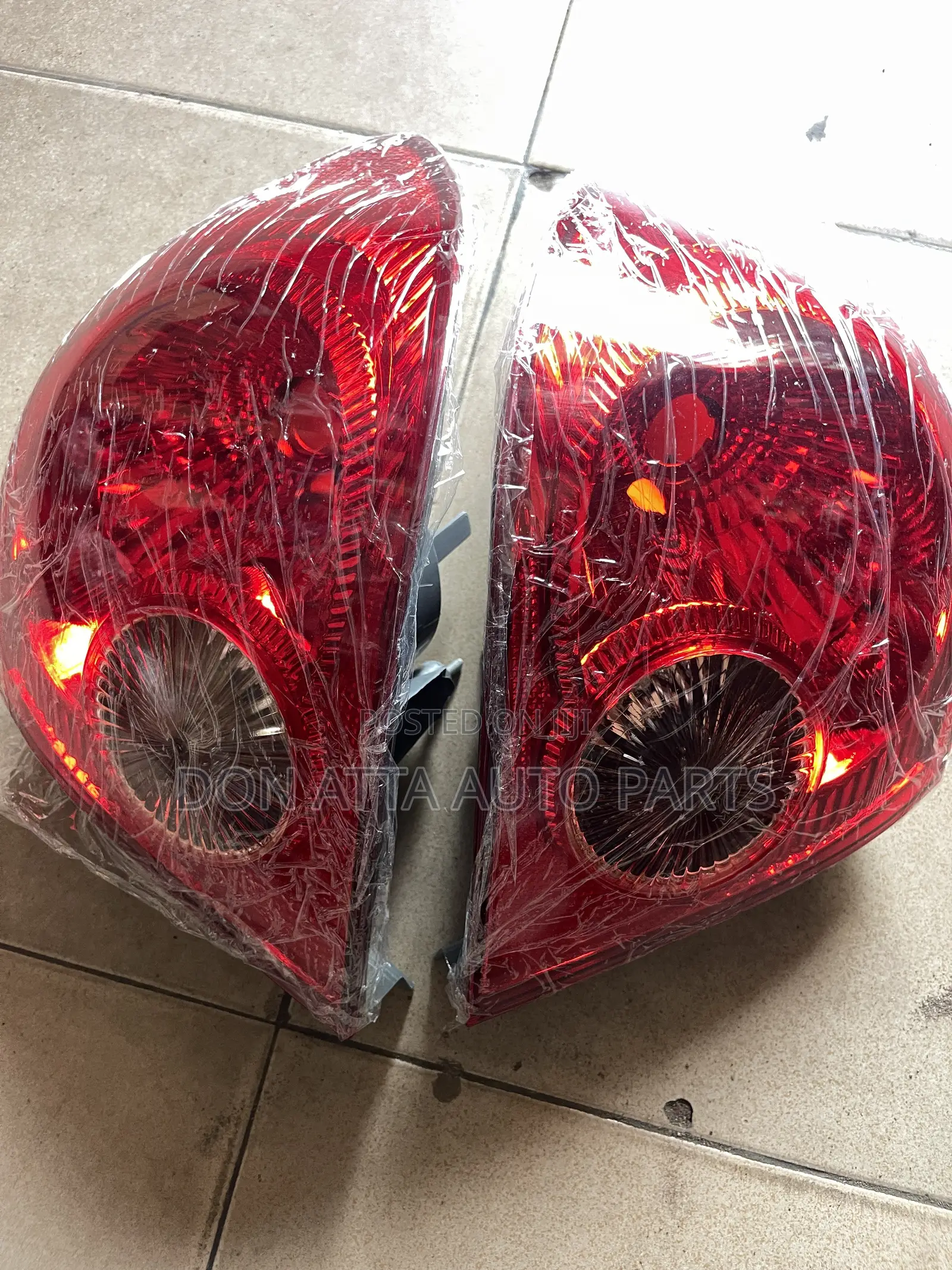 Toyota Corolla 2003-2008 Tail Light