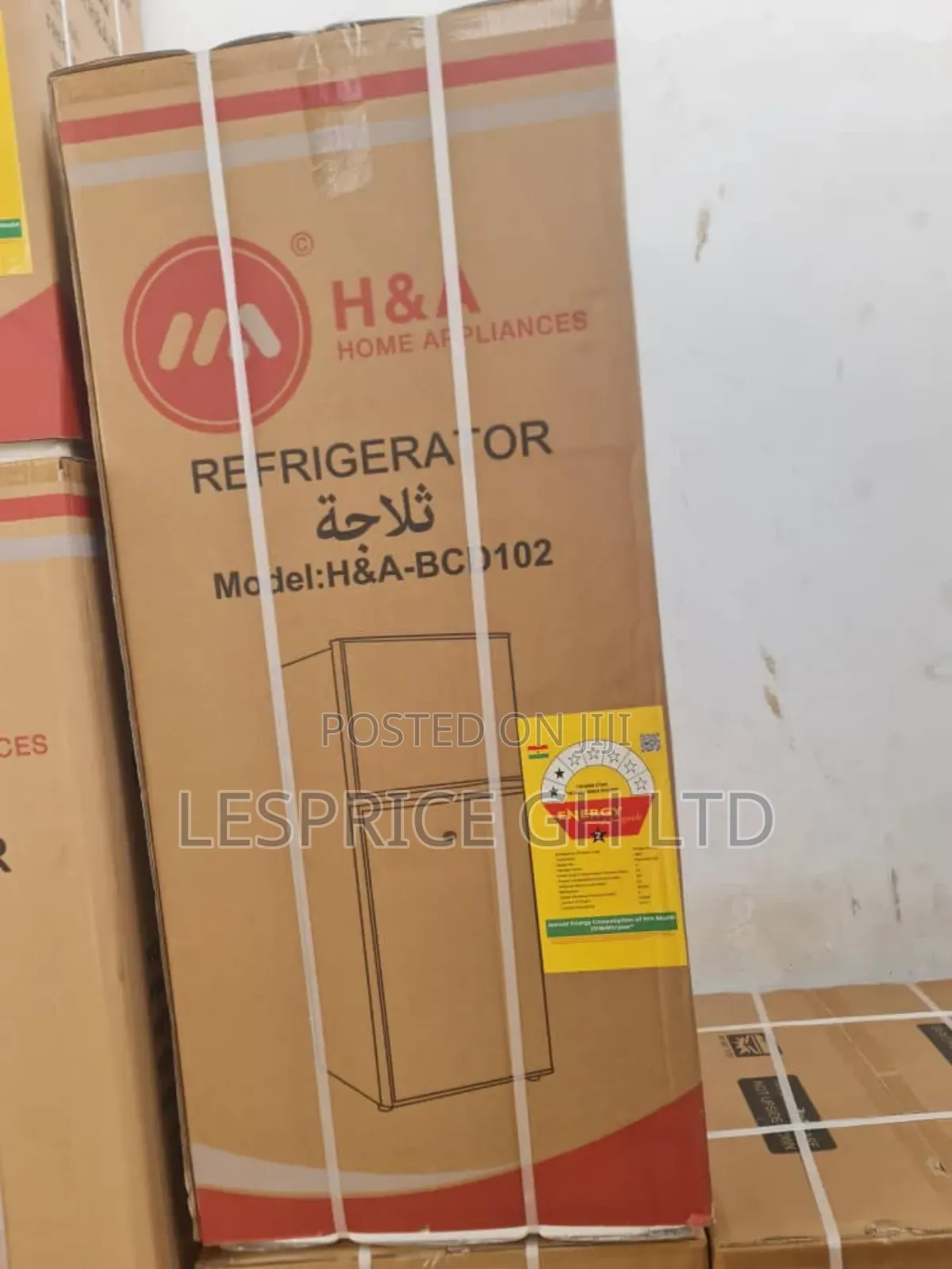 H a Refrigerator: Compact Yet Spacious