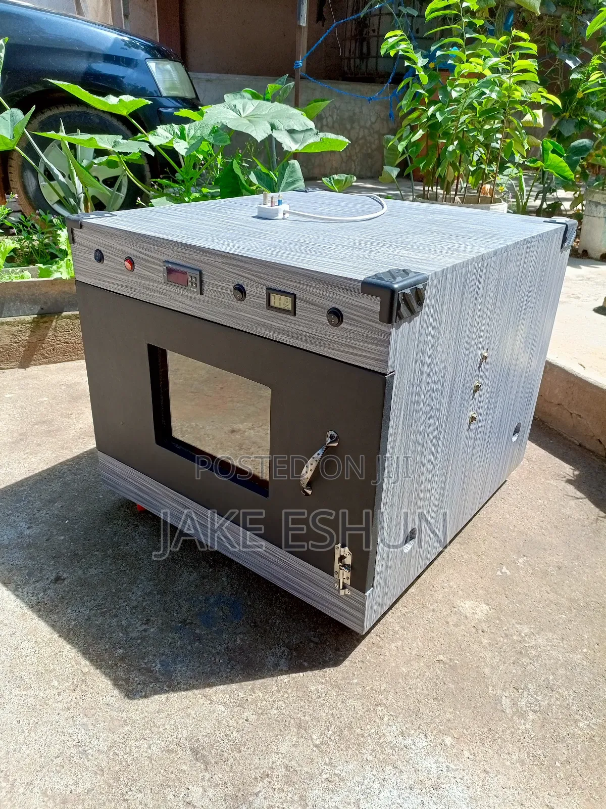 Portable Egg Incubator