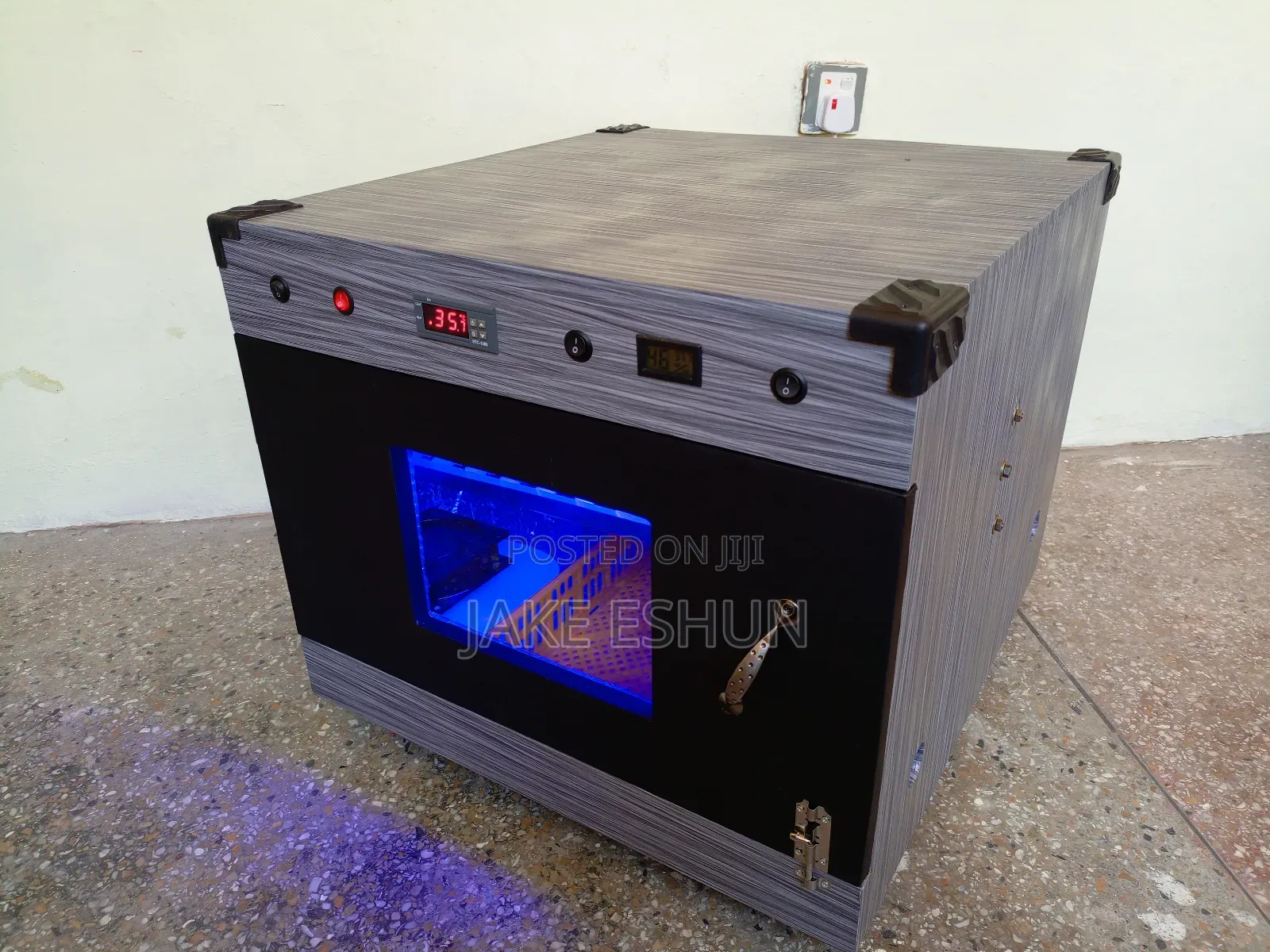 Portable Egg Incubator