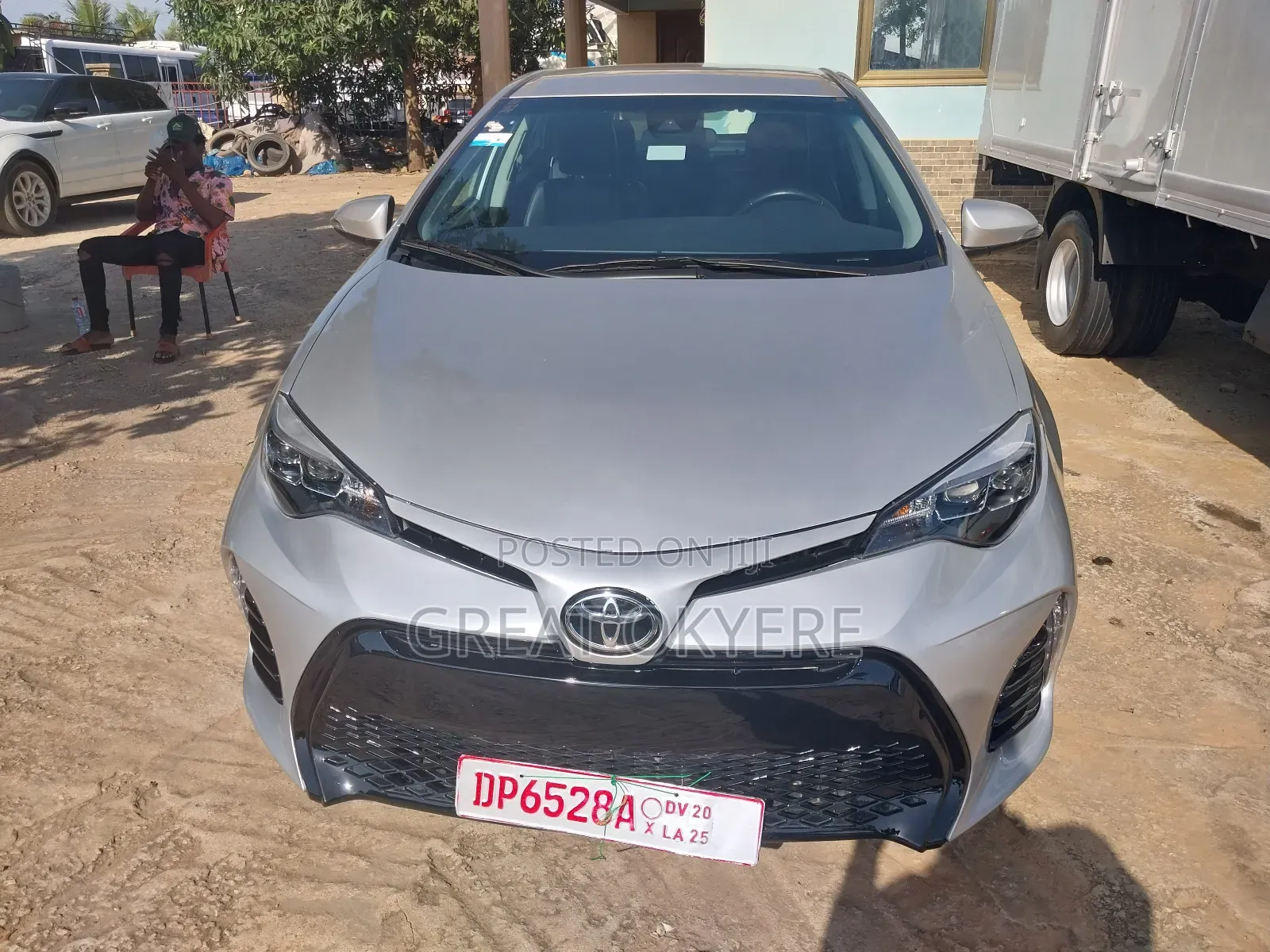 Toyota Corolla SE (1.8L 4cyl 2A) 2018 Silver