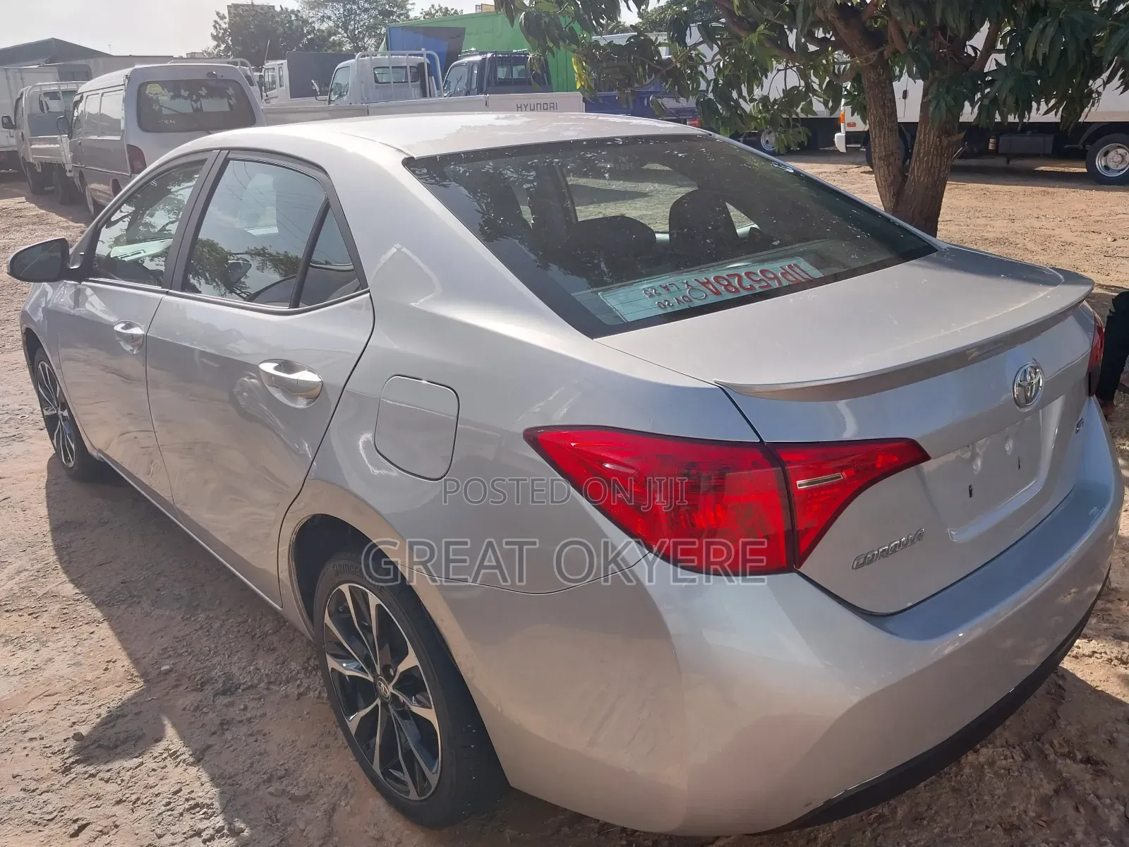 Toyota Corolla SE (1.8L 4cyl 2A) 2018 Silver