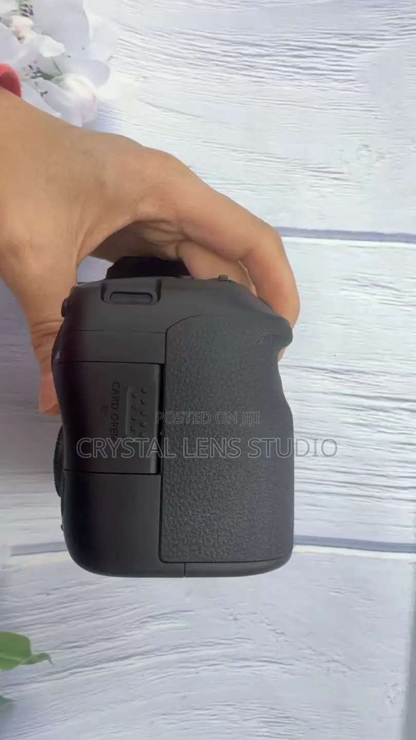 99% New Canon 6d Mark Ii With Bag and Free Sd Card
