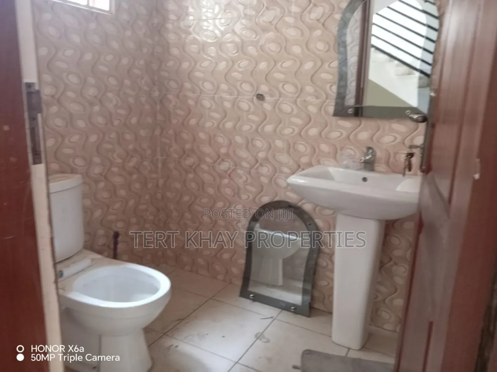 4bdrm House in Lashibi for sale
