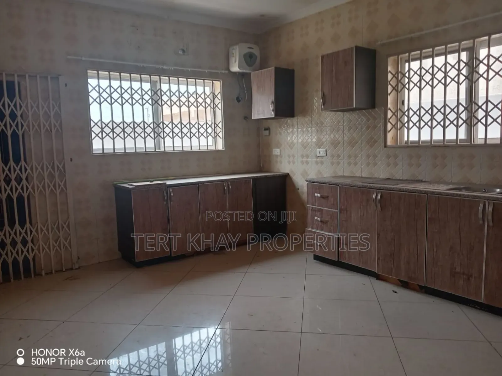 4bdrm House in Lashibi for sale