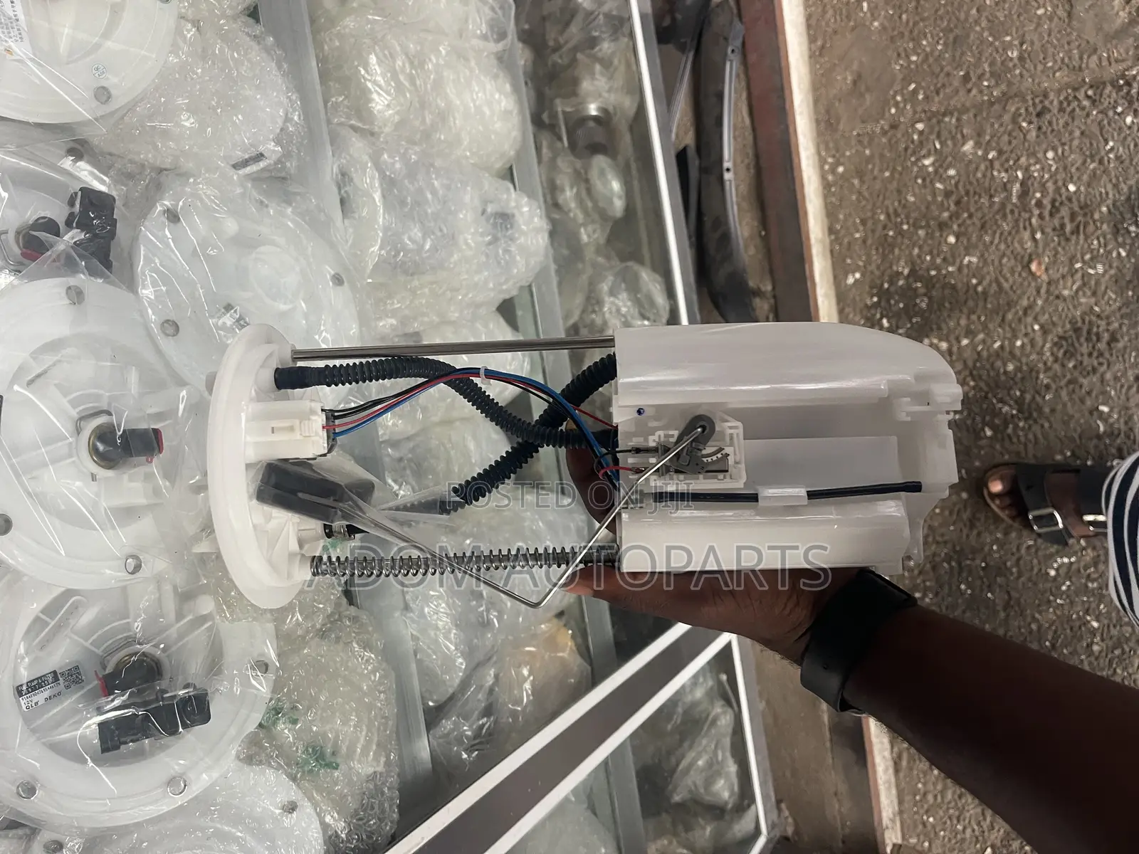 Mitsubishi L200 Fuel Pump