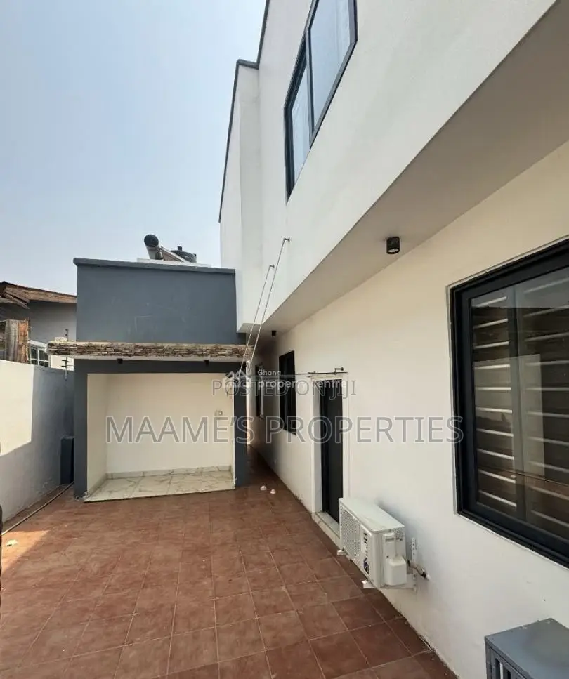 5bdrm Duplex in Ashaley Botwe for sale