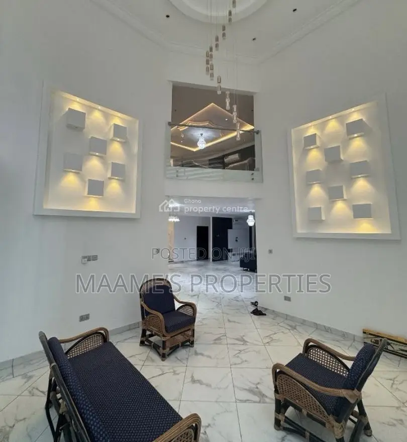 5bdrm Duplex in Ashaley Botwe for sale