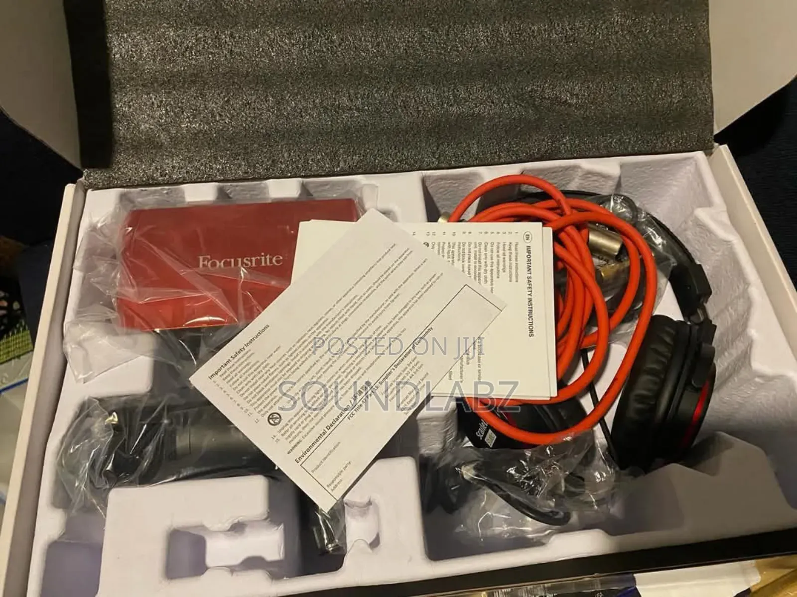 Focusrite Scarlett Solo Studio Recording Bundle