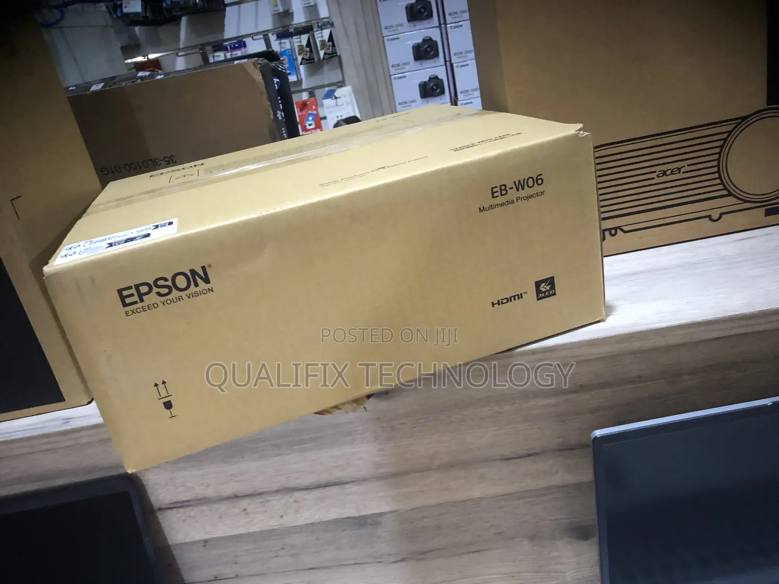 Epson Projector W06