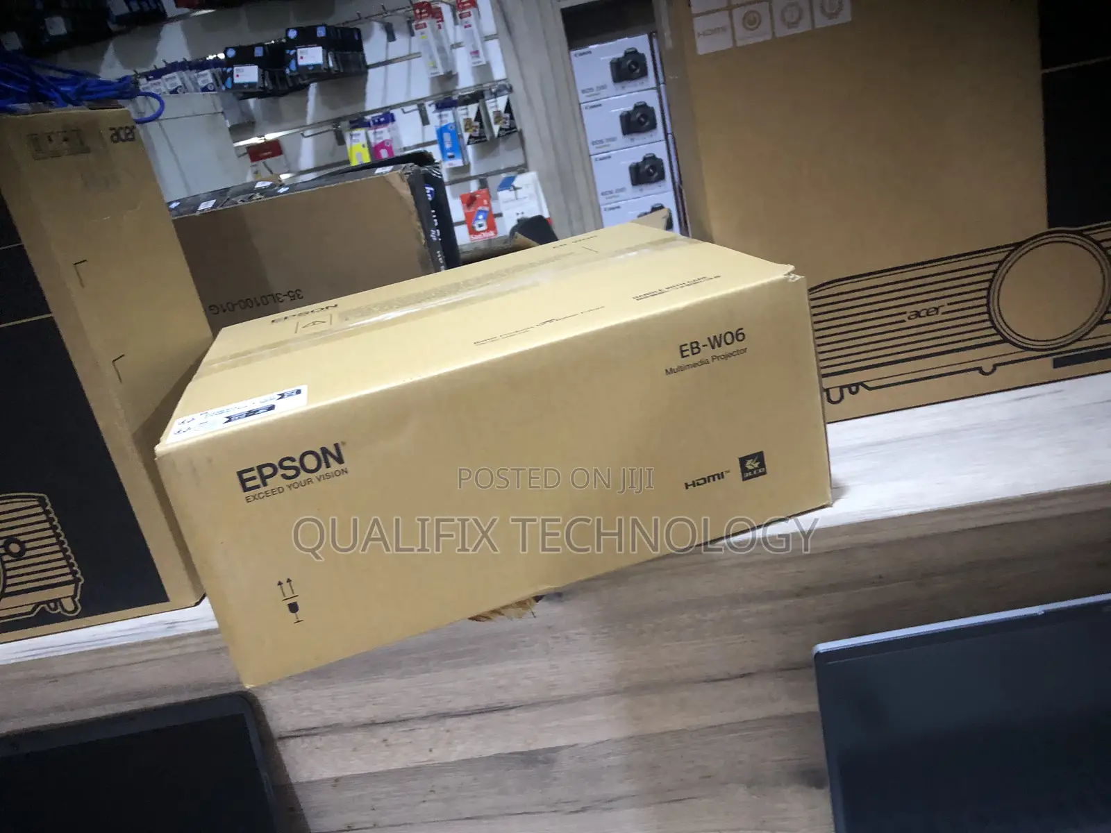 Epson Projector W06